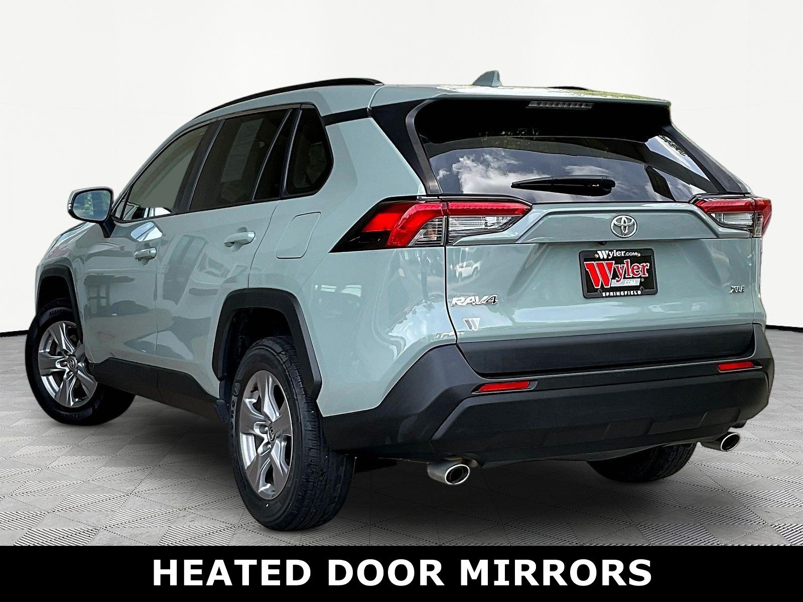 Used 2023 Toyota RAV4 XLE FWD image 4
