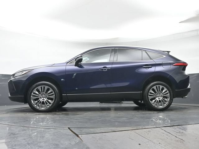 Certified 2024 Toyota Venza XLE AWD/4WD image 33