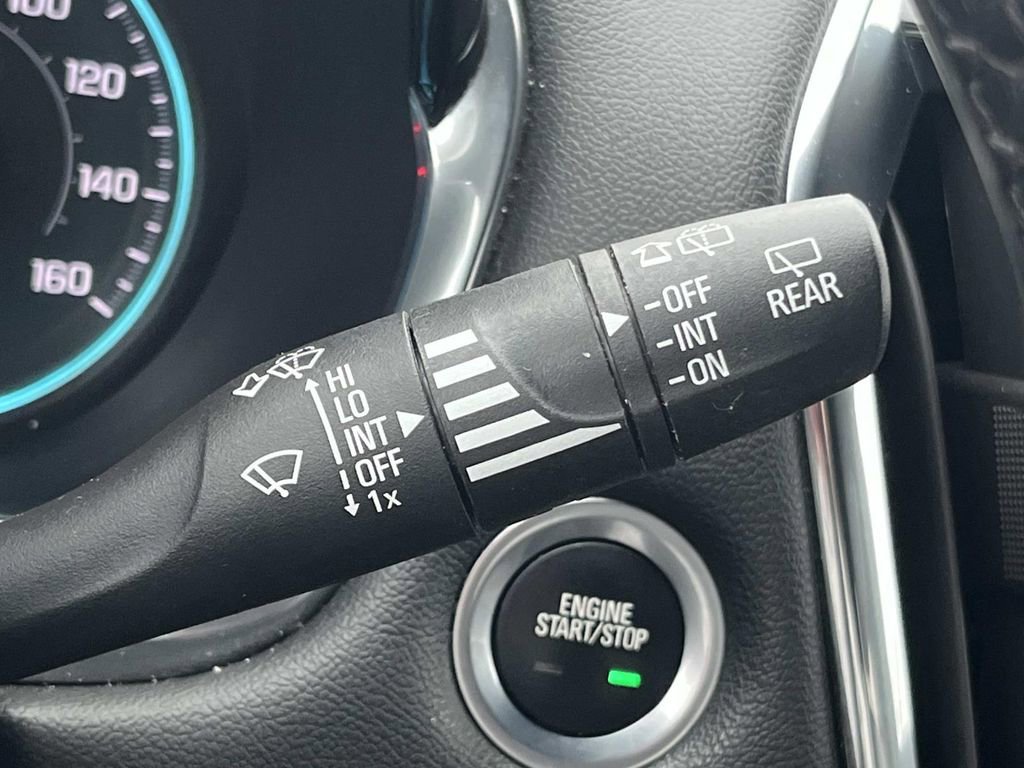 Used 2023 Chevrolet Traverse LT image 26