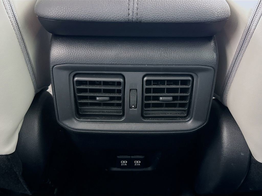Used 2021 Toyota RAV4 Limited image 26