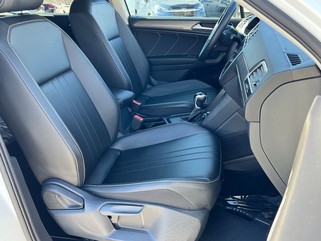 Certified 2024 Volkswagen Tiguan SE image 11