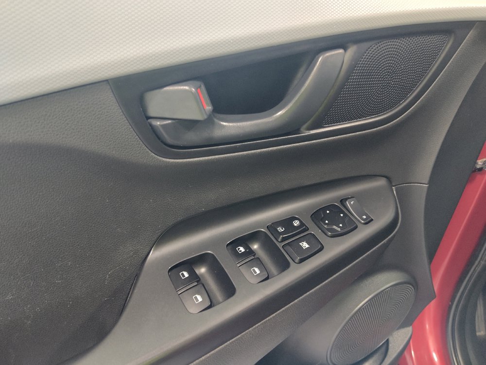 Used 2021 Hyundai Kona SE FWD image 27