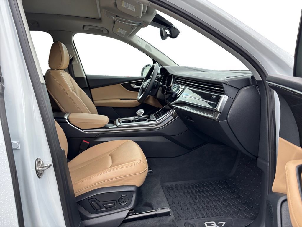 Used 2024 Audi Q7 3.0T Prestige image 22