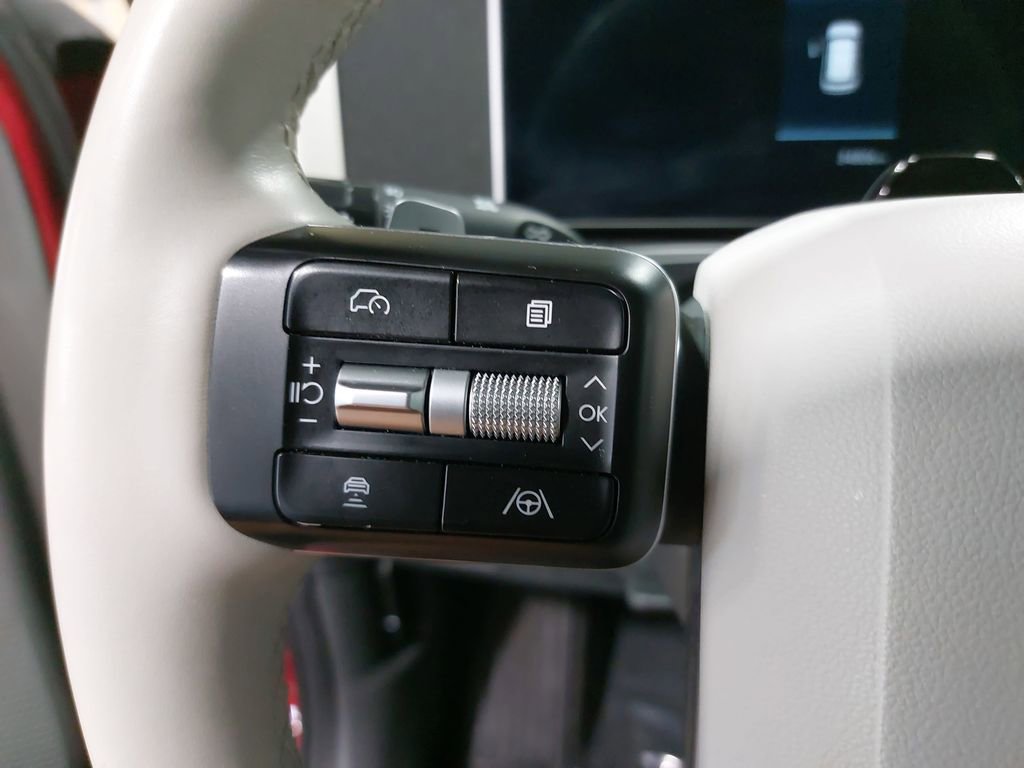 Certified 2025 Hyundai Santa Fe SEL image 18