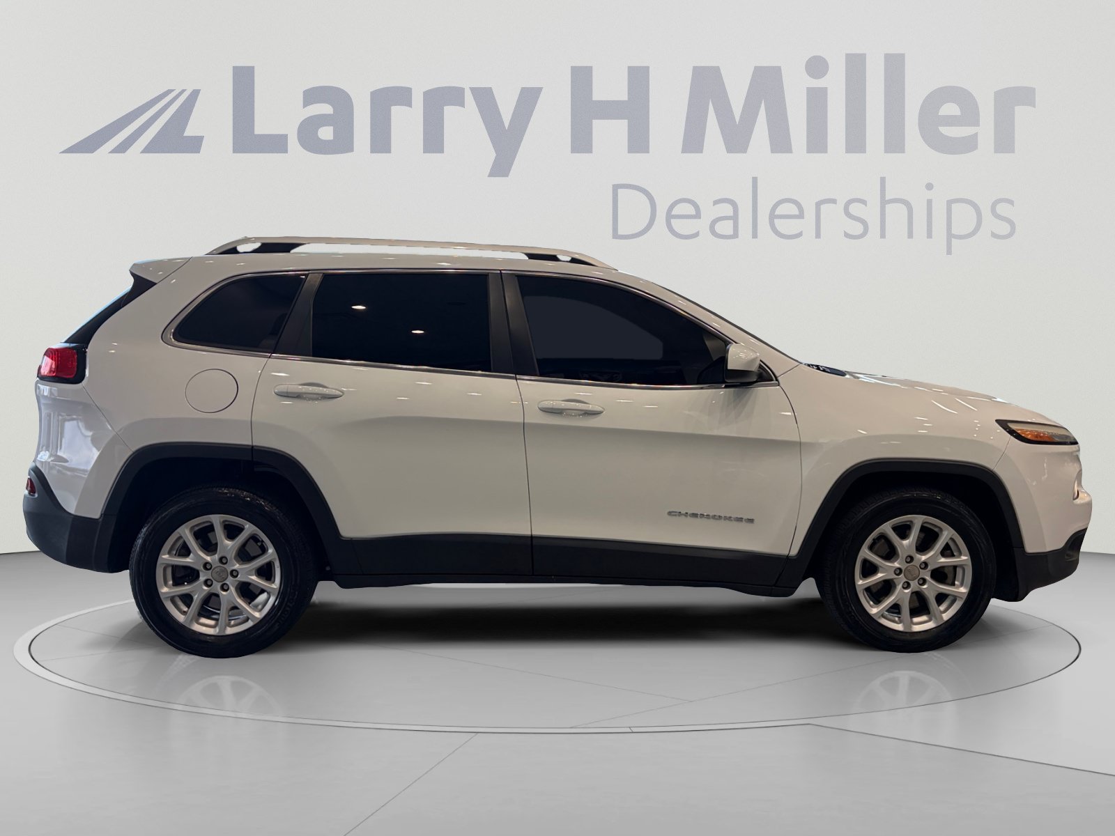 Used 2015 Jeep Cherokee Latitude FWD image 6