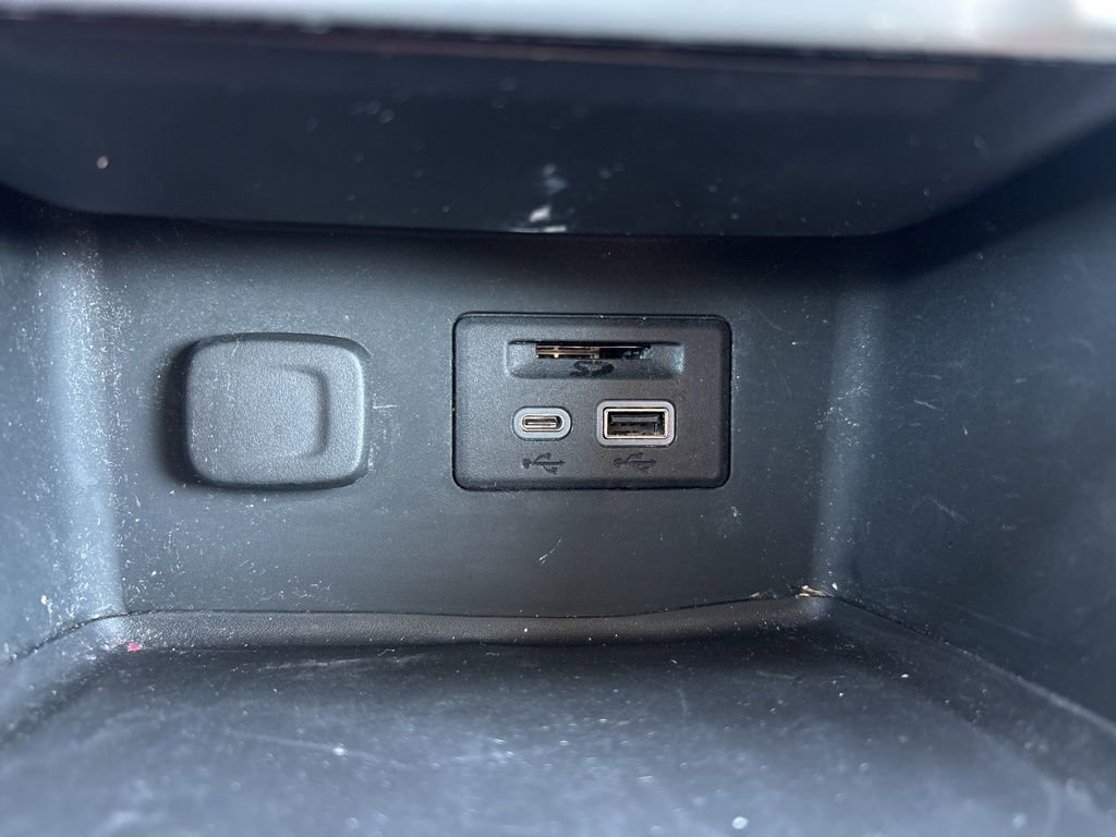 Used 2023 GMC Acadia SLT image 18