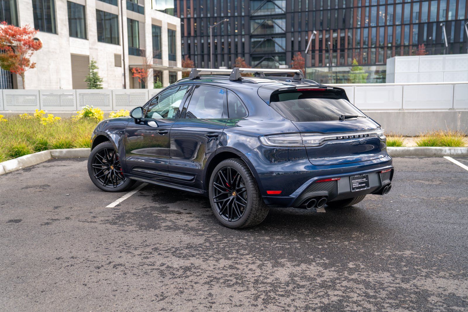 Used 2022 Porsche Macan GTS AWD/4WD image 3