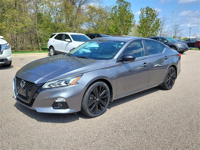 Certified 2022 Nissan Altima 2.5 SR w/ Midnight Edition Package image 2