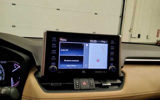 Used 2020 Toyota RAV4 Limited AWD/4WD image 25