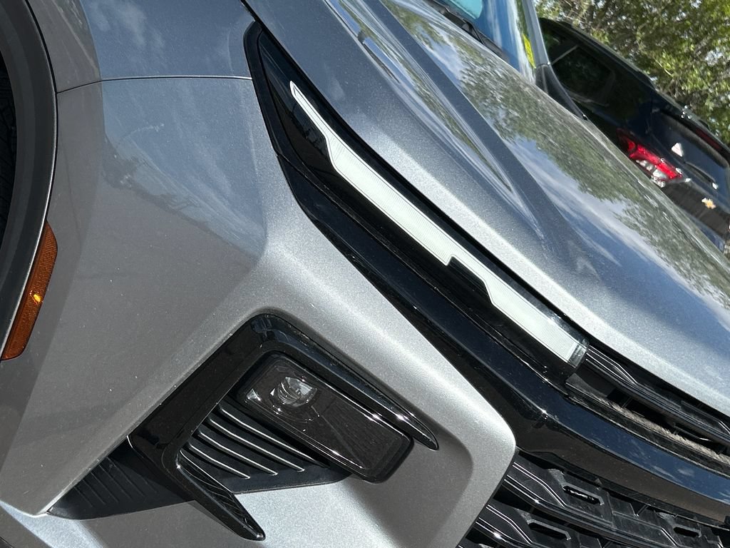 Used 2025 Chevrolet Traverse LT w/ Midnight/Sport Edition AWD/4WD image 25