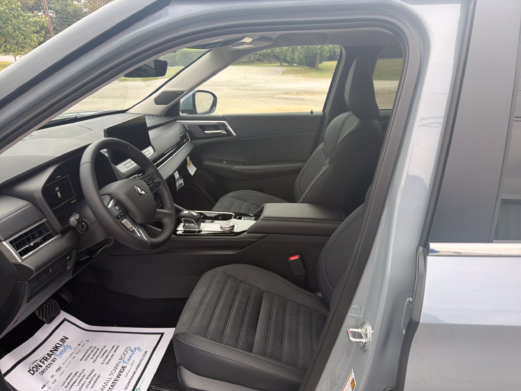 New 2026 Mitsubishi Outlander SE AWD/4WD image 13