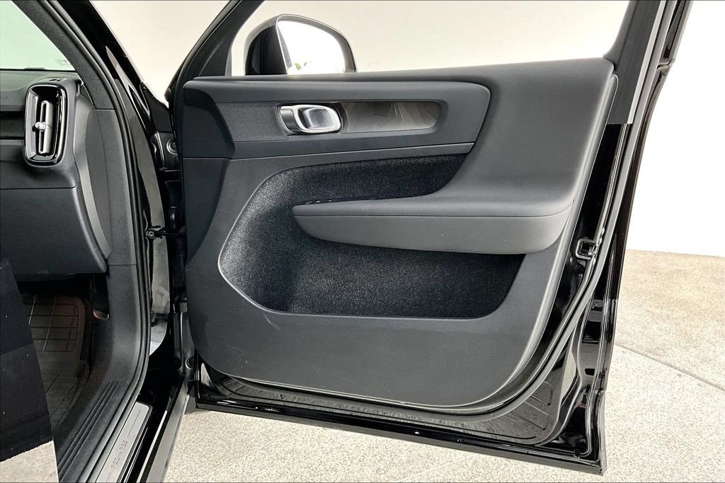 Certified 2023 Volvo XC40 Recharge Plus AWD/4WD image 24