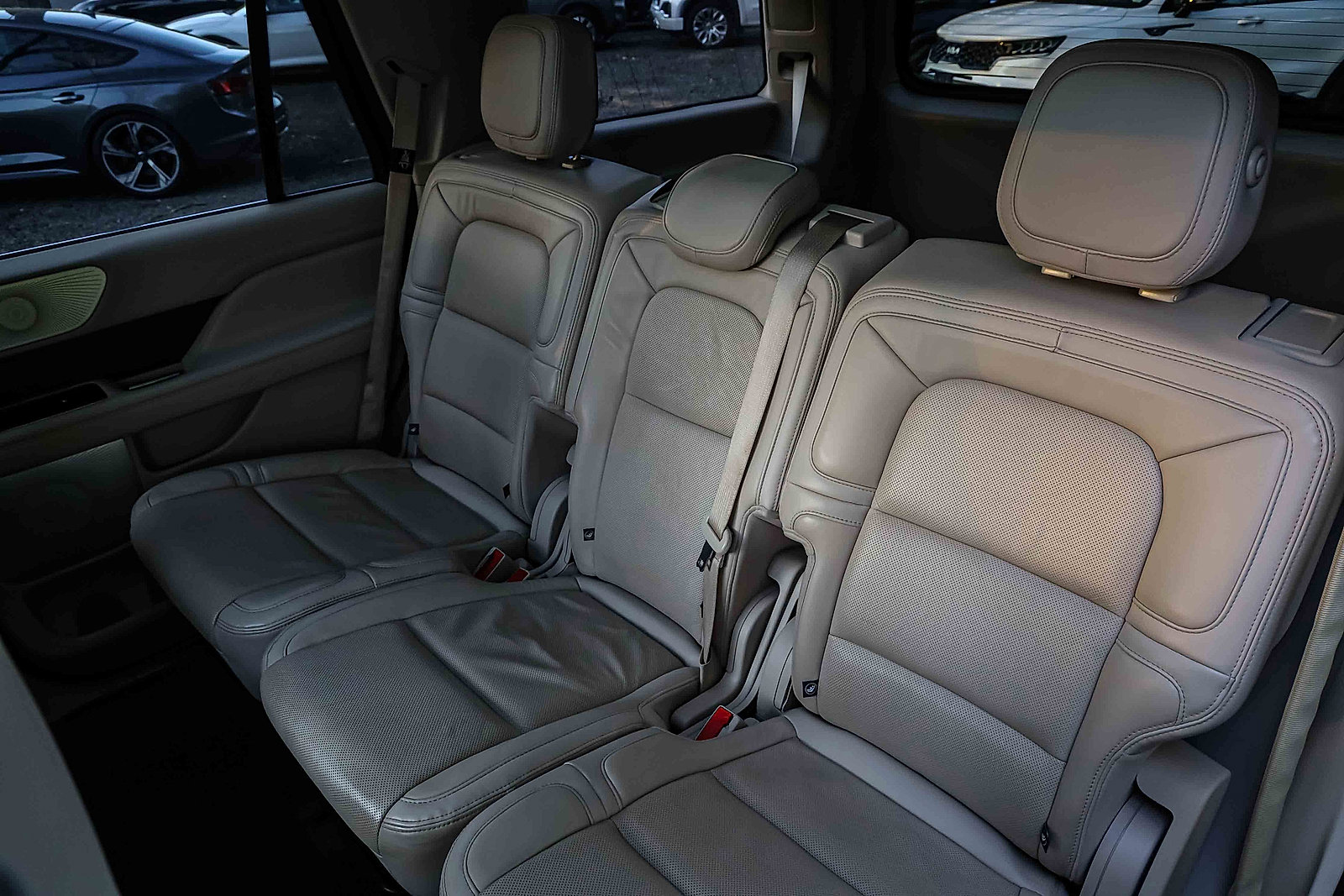 Used 2020 Lincoln Navigator Reserve w/ Luxury Package AWD/4WD image 21