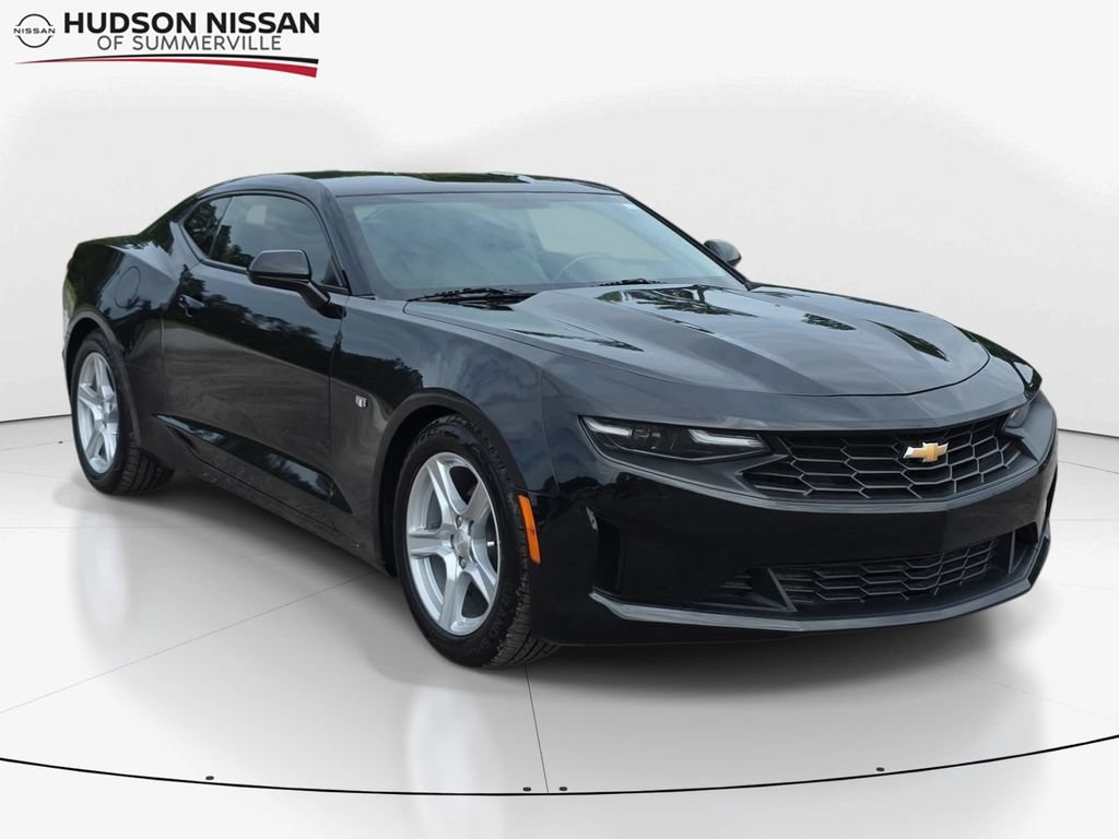 Used 2023 Chevrolet Camaro LT RWD image 1