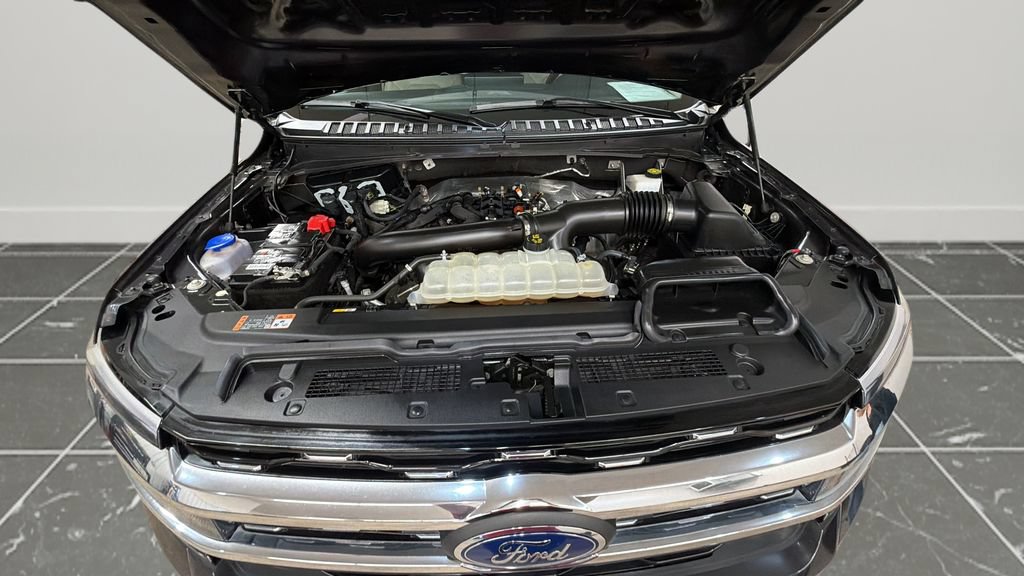 Used 2024 Ford Expedition Limited AWD/4WD image 29