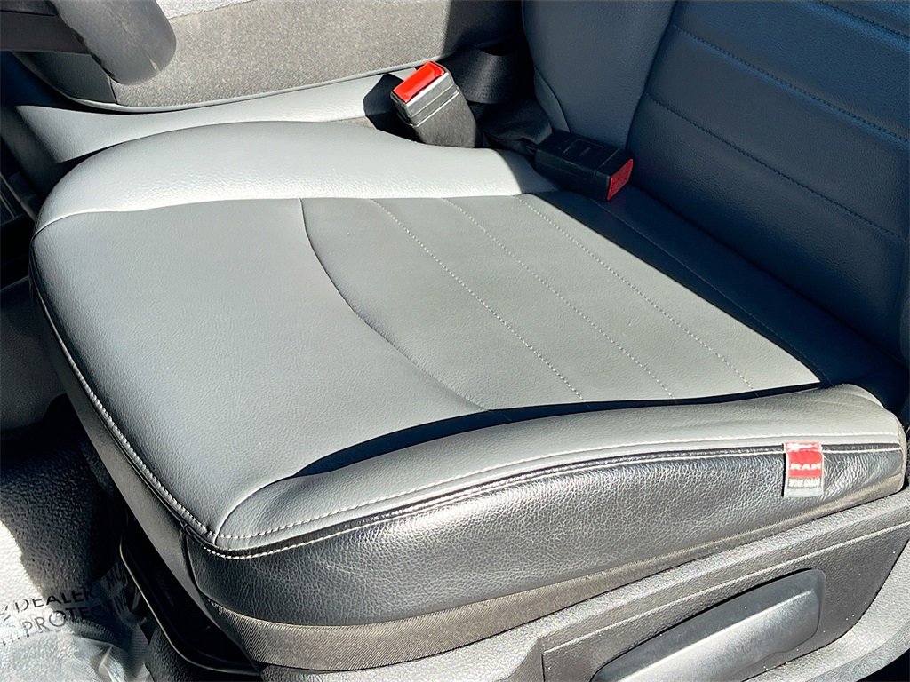 Used 2021 RAM 1500 Tradesman w/ Chrome Appearance Group image 18