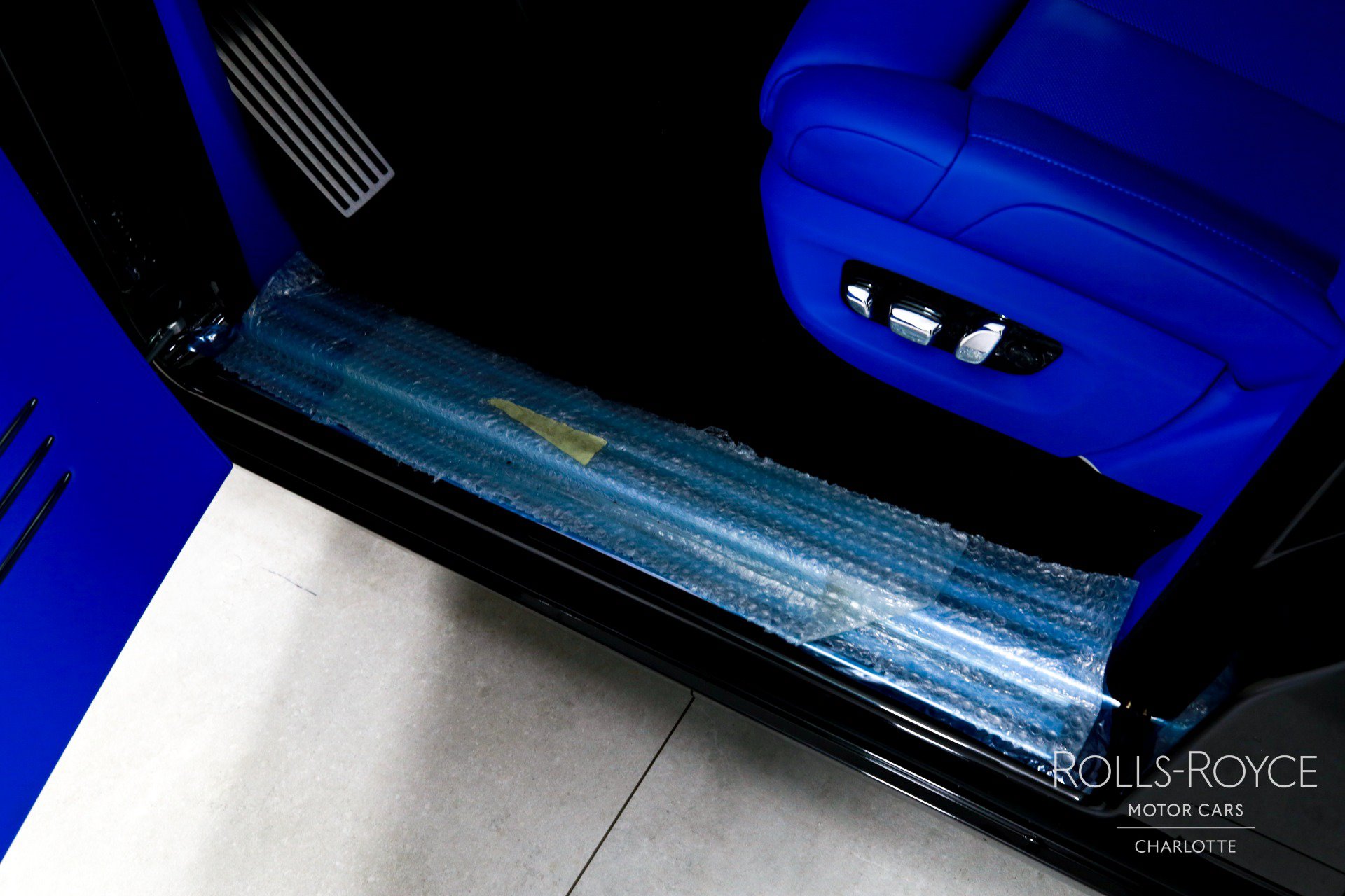 New 2027 Rolls-Royce Phantom Sedan RWD image 17