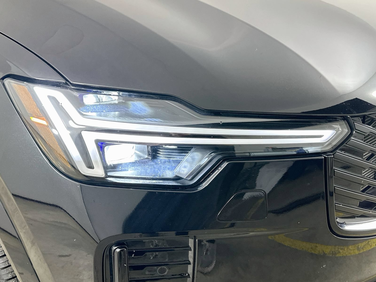 Used 2026 Volvo XC90 B6 Ultra AWD/4WD image 9