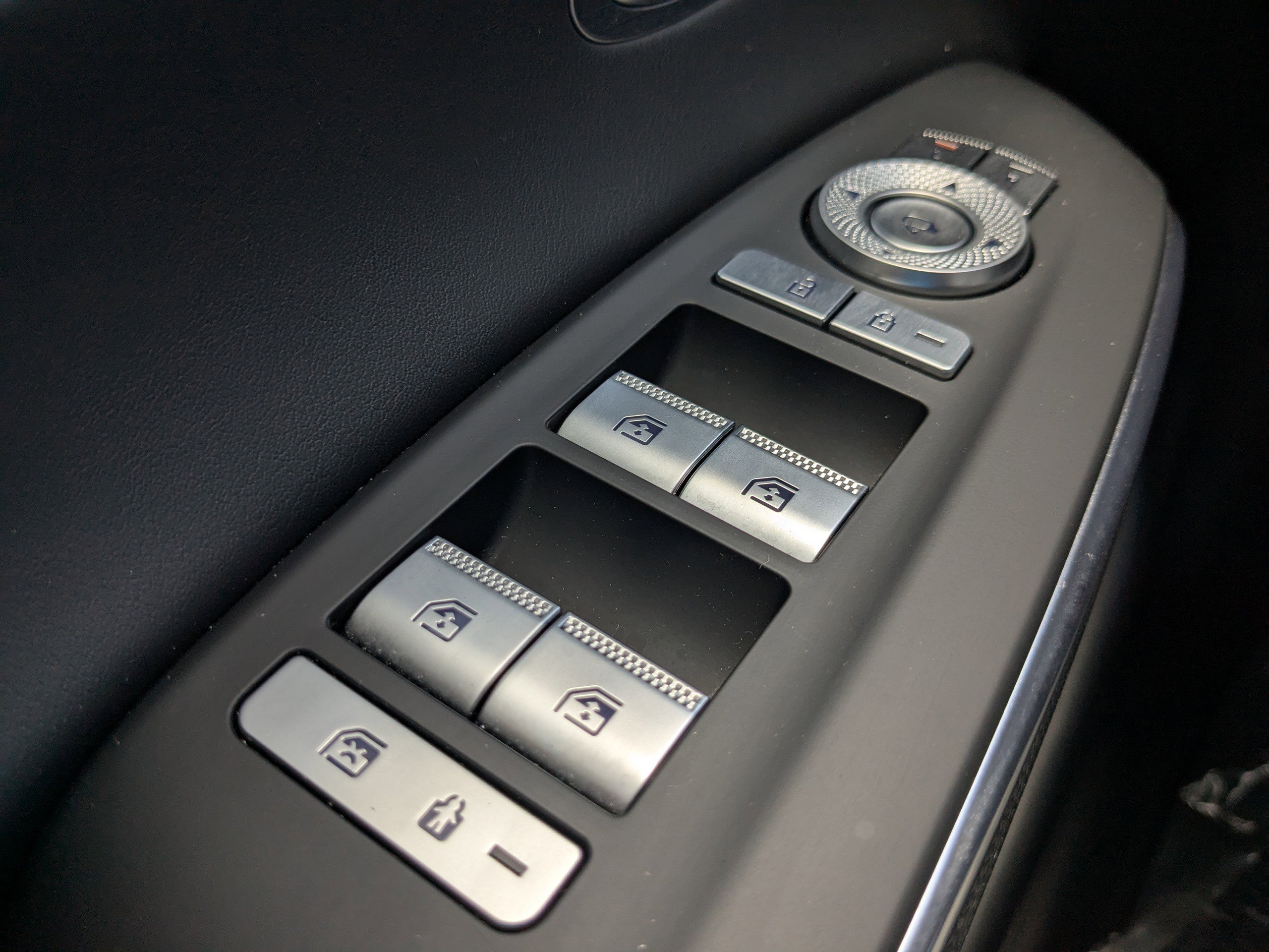 Used 2024 Genesis GV70 3.5T Sport image 21