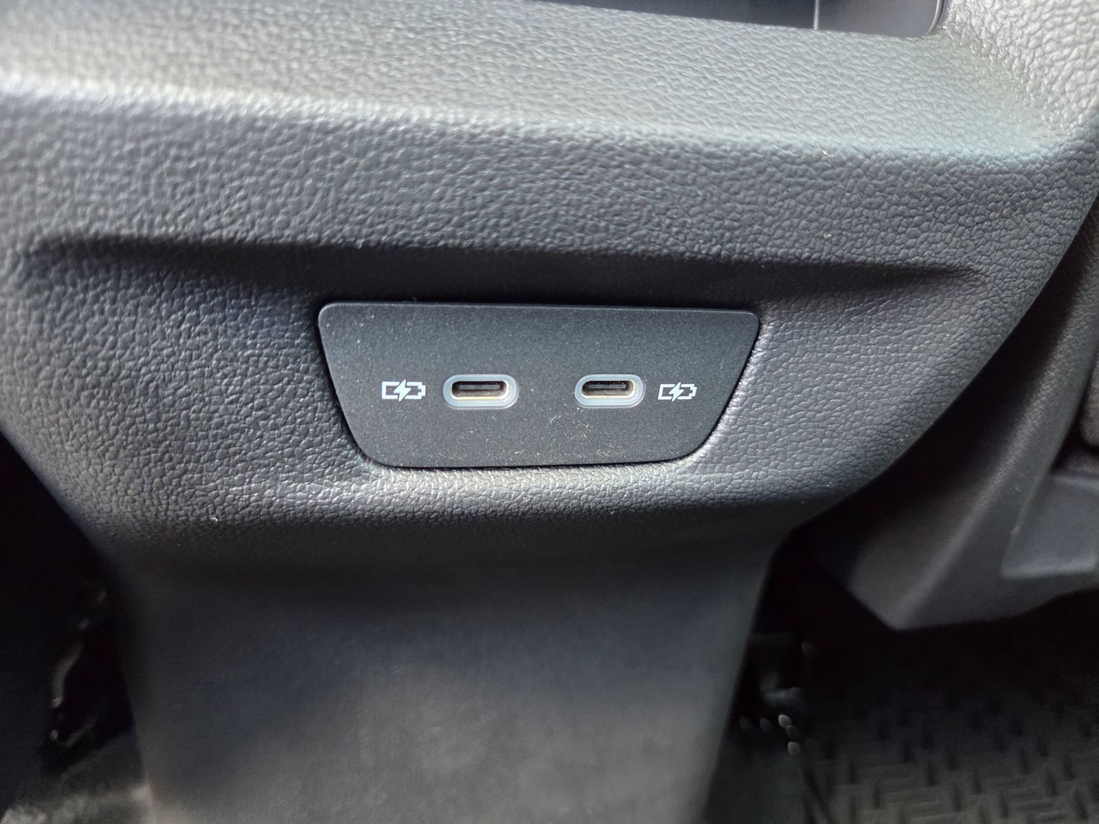 New 2026 Volkswagen Tiguan SE R-Line AWD/4WD image 23