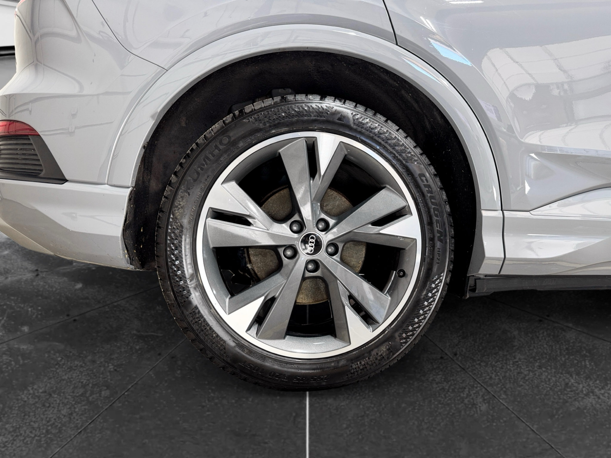 Used 2022 Audi Q4 e-tron Premium Plus AWD/4WD image 34