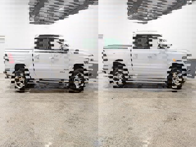 Used 2022 RAM 1500 Laramie AWD/4WD image 2