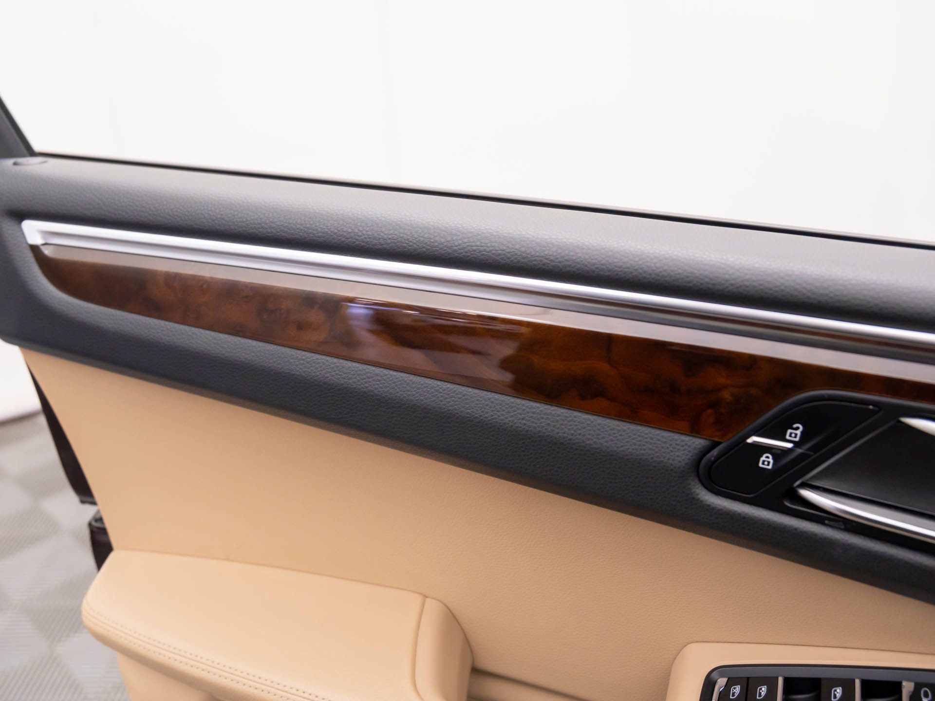 Certified 2023 Porsche Macan image 15