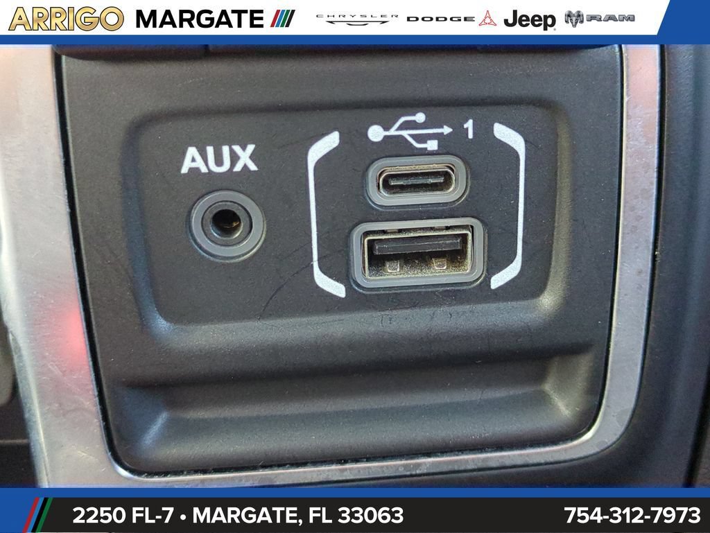 Used 2022 Jeep Gladiator Overland w/ Popular Equipment Package AWD/4WD image 24
