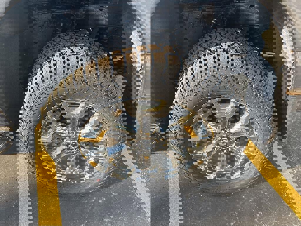 Used 2019 Nissan Titan SL w/ Chrome Package image 34