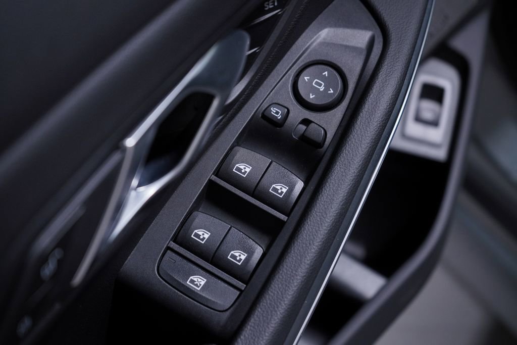 Used 2025 BMW 330i xDrive Sedan image 17