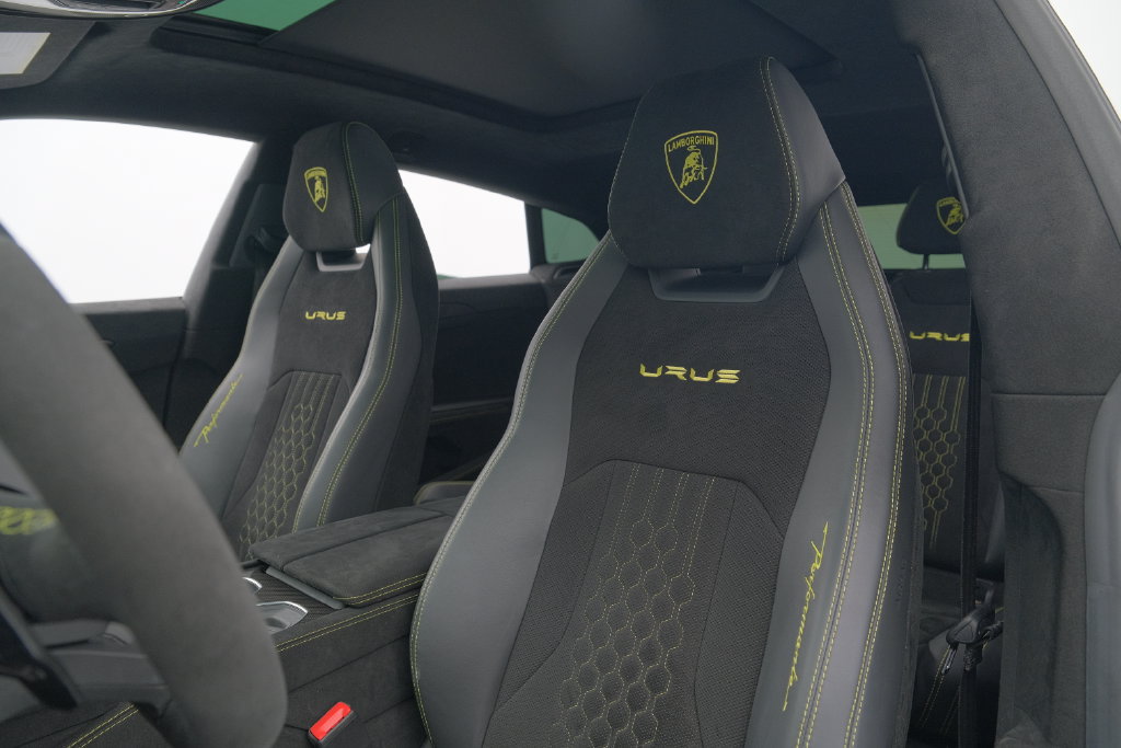 Used 2024 Lamborghini Urus Performante AWD/4WD image 12