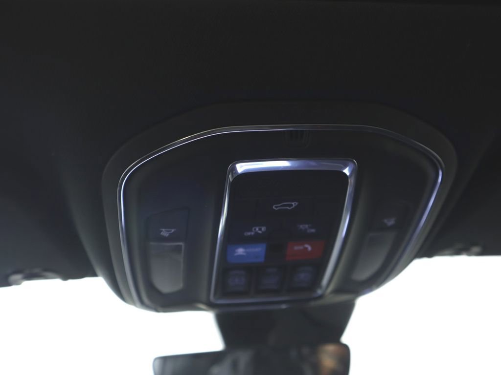 Used 2023 Jeep Wagoneer Series II w/ Premium Group I AWD/4WD image 17