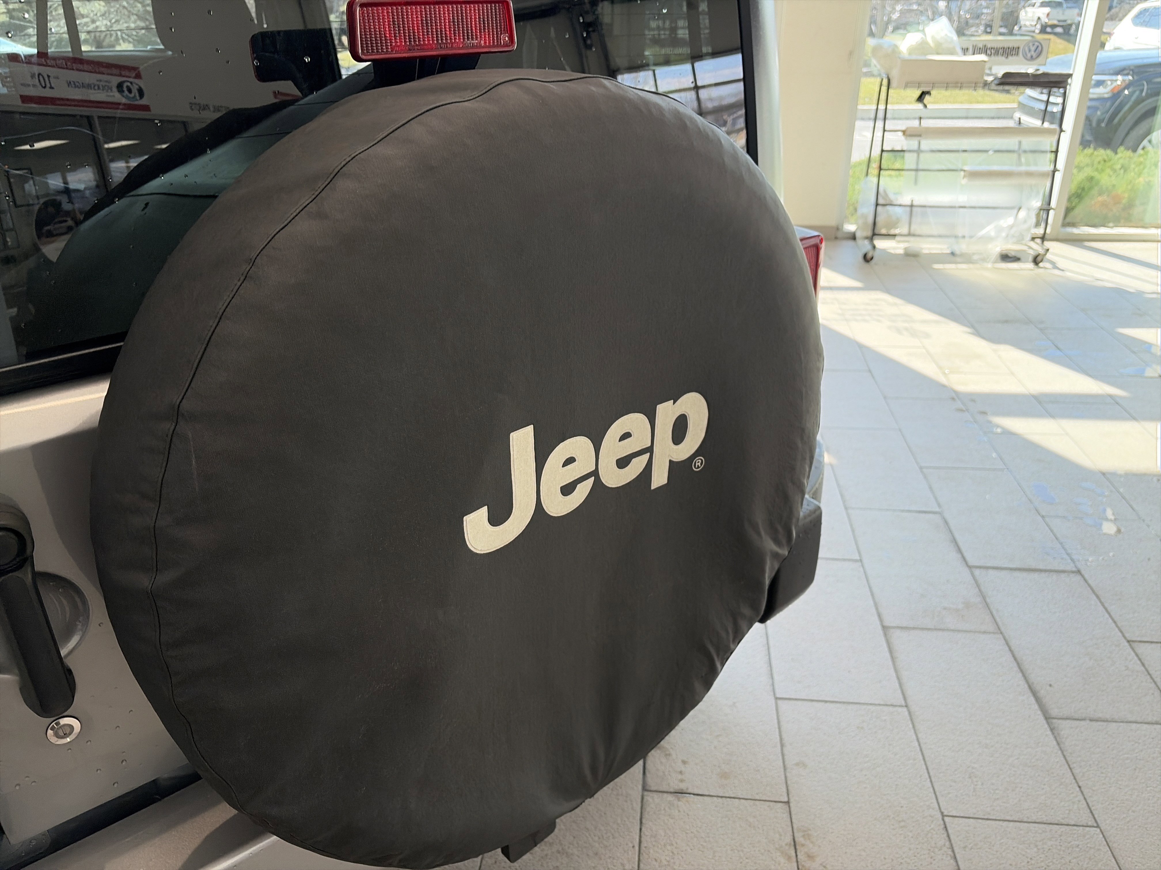 Used 2017 Jeep Wrangler Unlimited Sahara image 7