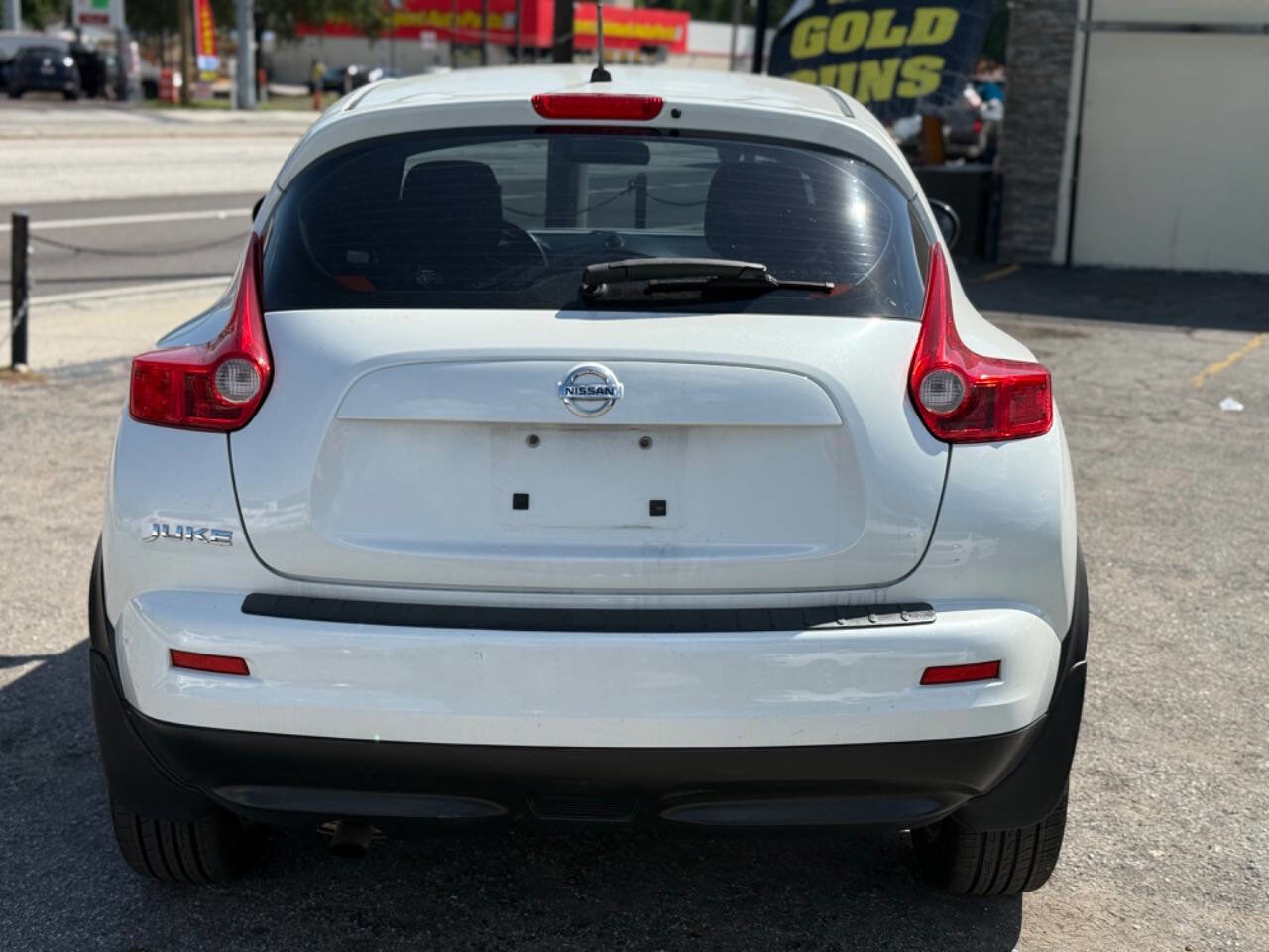 Used 2014 Nissan Juke S FWD image 28