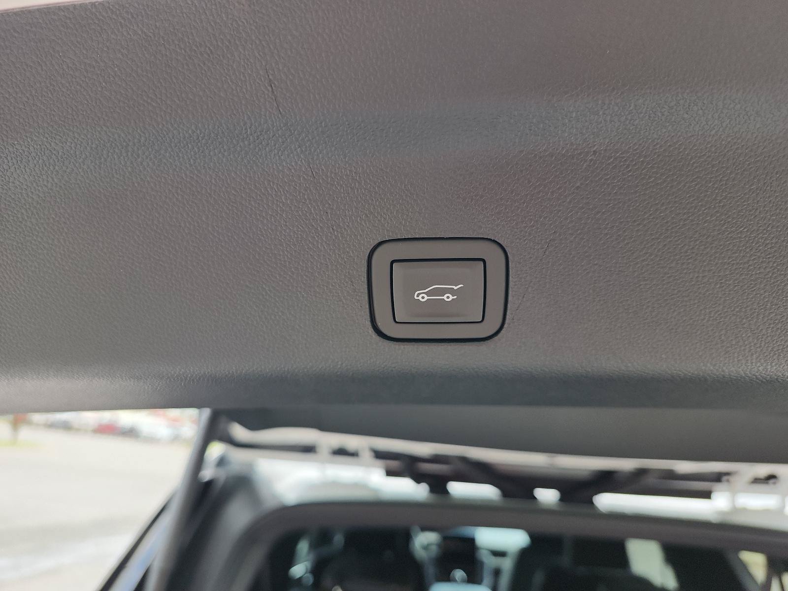 New 2026 GMC Yukon XL AT4 w/ AT4 Premium Plus Package AWD/4WD image 9