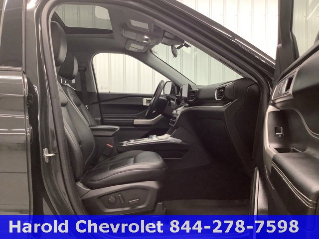 Used 2022 Ford Explorer XLT w/ Equipment Group 202A image 12