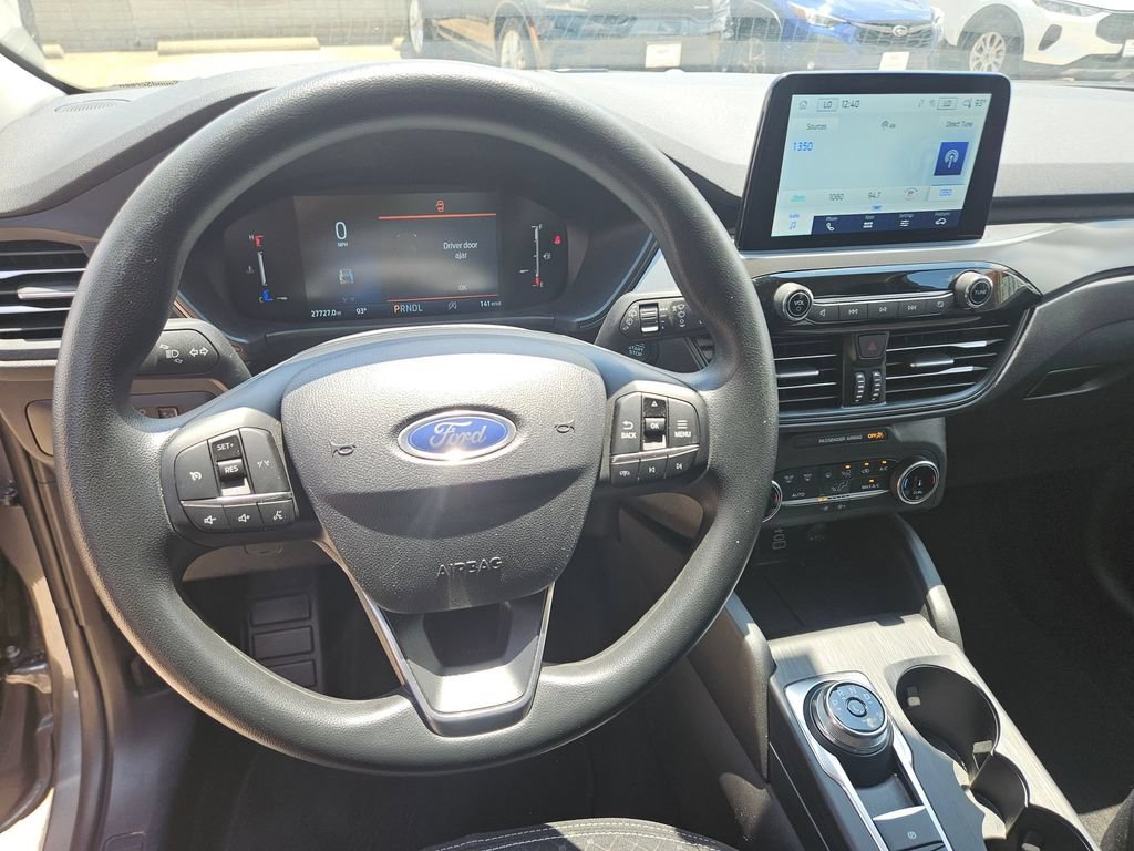 Used 2025 Ford Escape Active AWD/4WD image 17