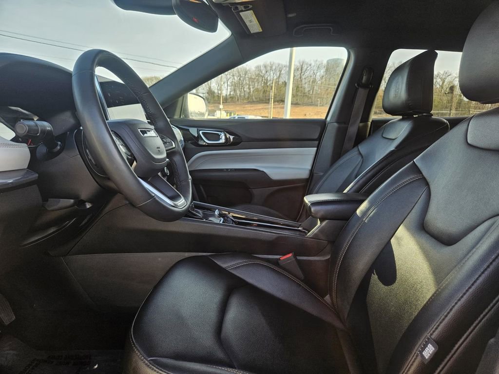 Used 2024 Jeep Compass Limited image 11