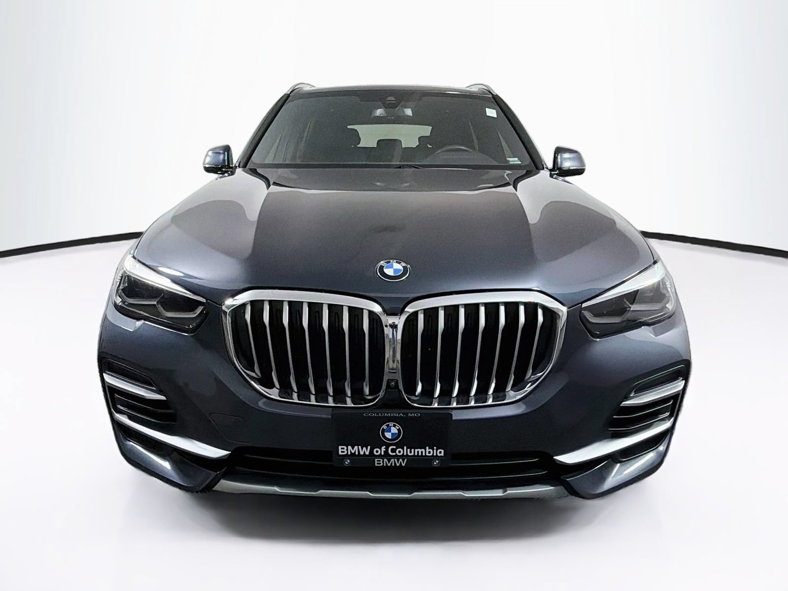 Used 2022 BMW X5 xDrive40i w/ Parking Assistance Package AWD/4WD image 2