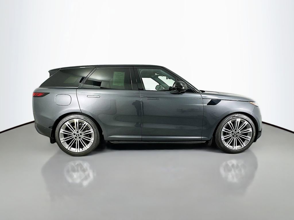Used 2024 Land Rover Range Rover Sport SE image 8