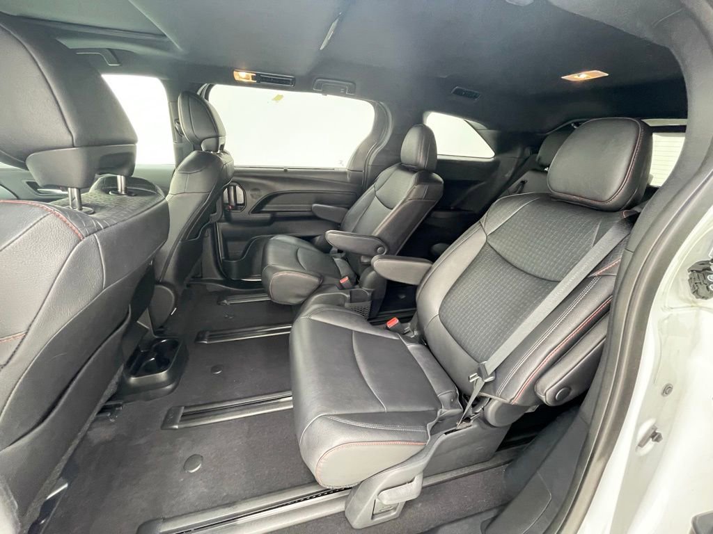 Used 2025 Toyota Sienna XSE image 11