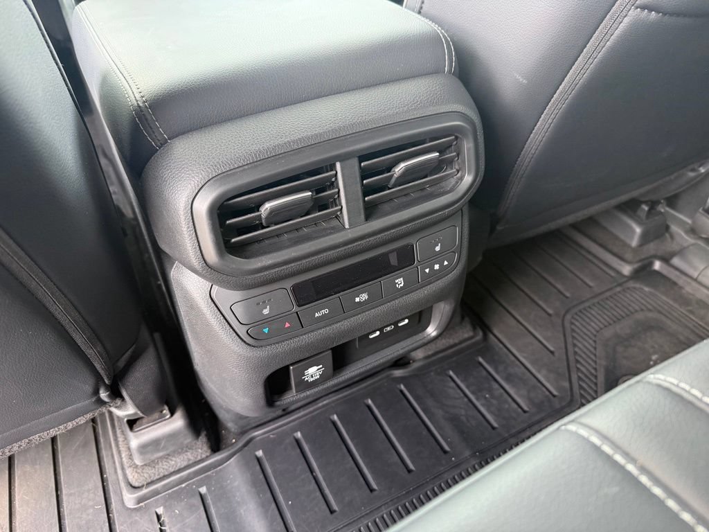 Used 2025 Honda Pilot Elite image 8
