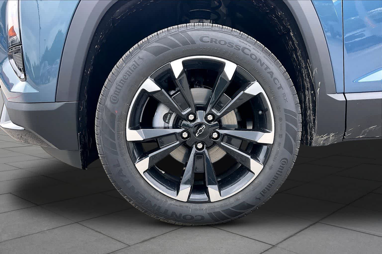 New 2026 Chevrolet Equinox RS w/ LPO, Floor Liner Package FWD image 11