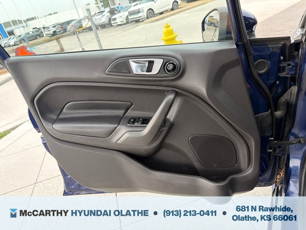 Used 2016 Ford Fiesta Titanium FWD image 29