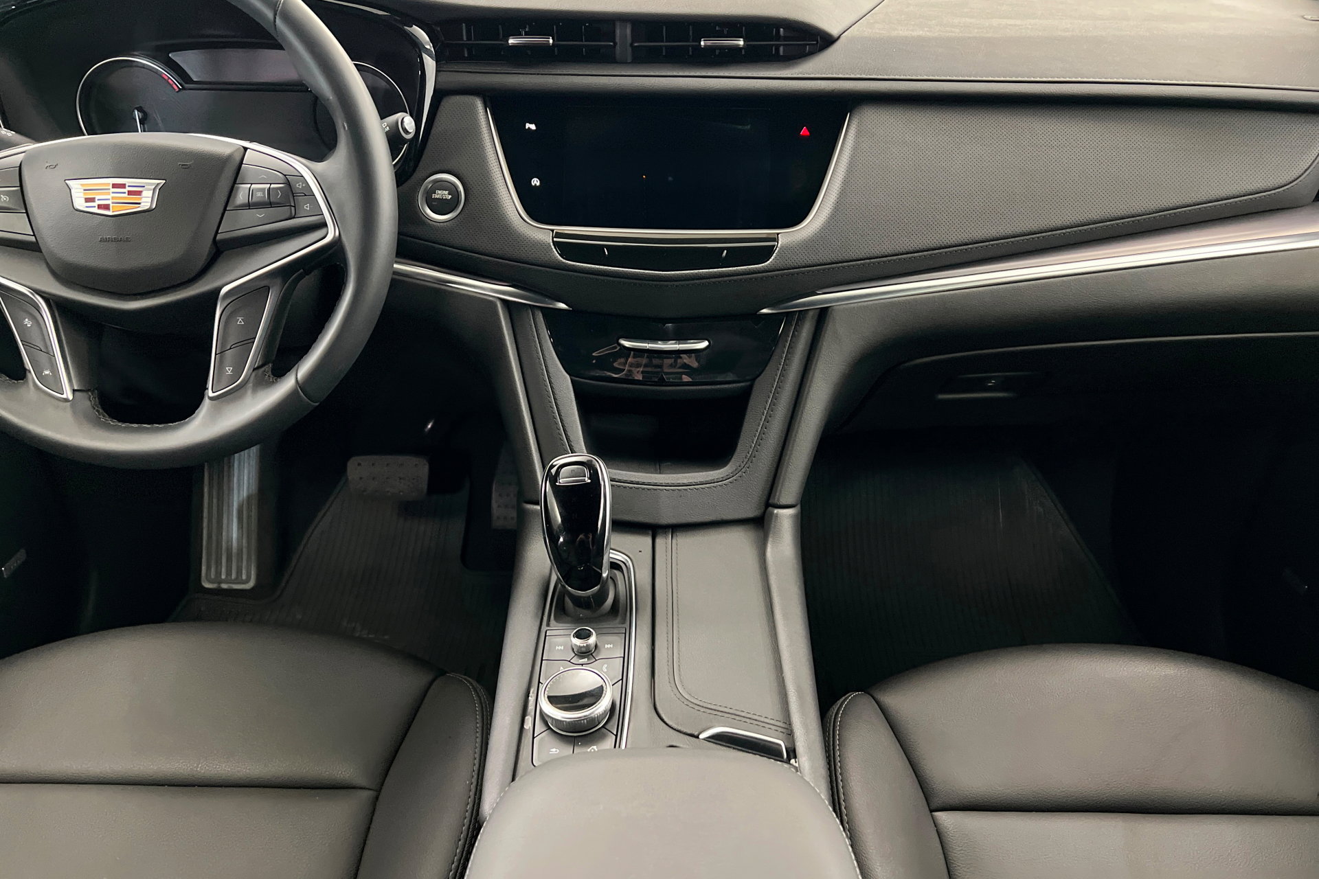 New 2025 Cadillac XT5 Luxury FWD image 14