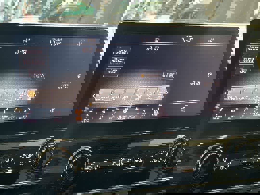 Used 2022 Nissan Armada SL w/ Captain's Chairs Package image 16