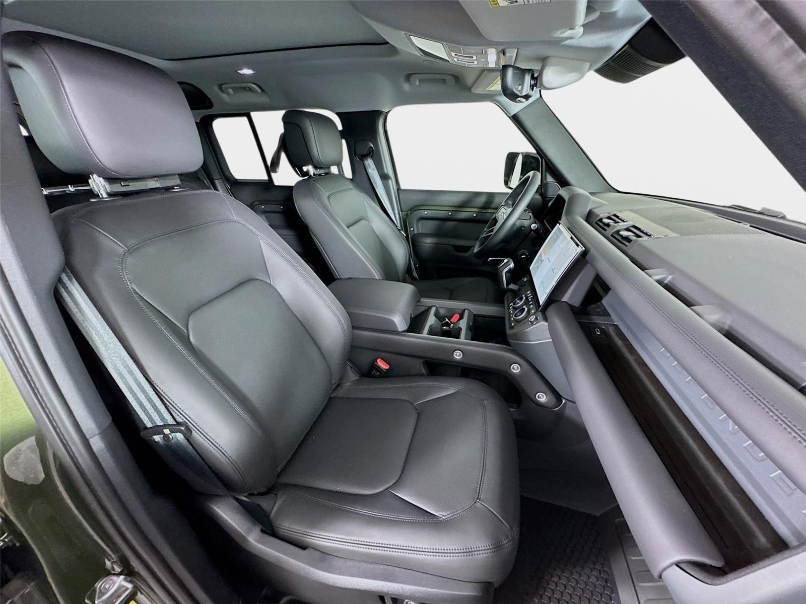 New 2026 Land Rover Defender 110 X-Dynamic SE AWD/4WD image 30