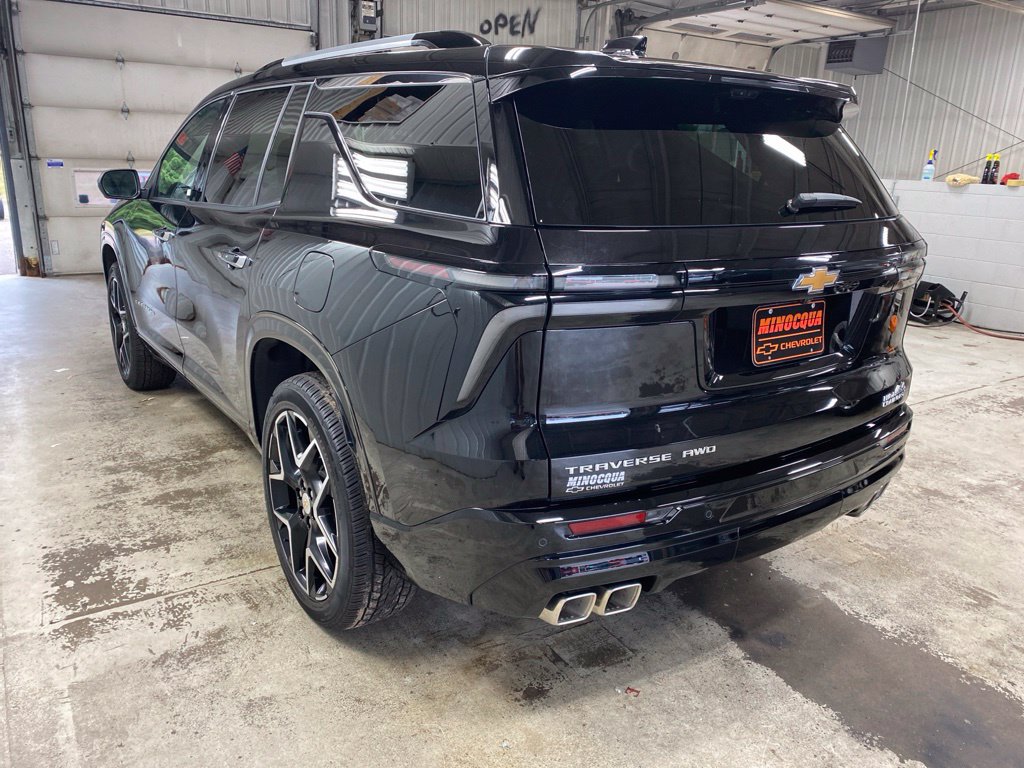 Used 2026 Chevrolet Traverse High Country w/ LPO, Floor Liner Package AWD/4WD image 9
