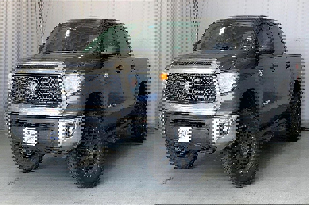 Used 2020 Toyota Tundra SR5 w/ SR5 Upgrade Package image 2
