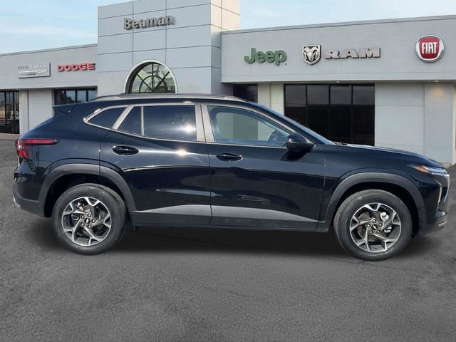 Used 2024 Chevrolet Trax LT FWD image 8